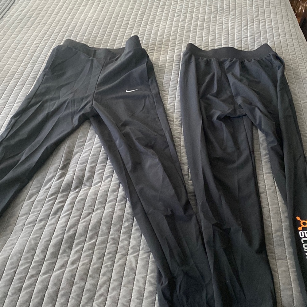 2 - Xs Nike Orangetheory Coach Joggers